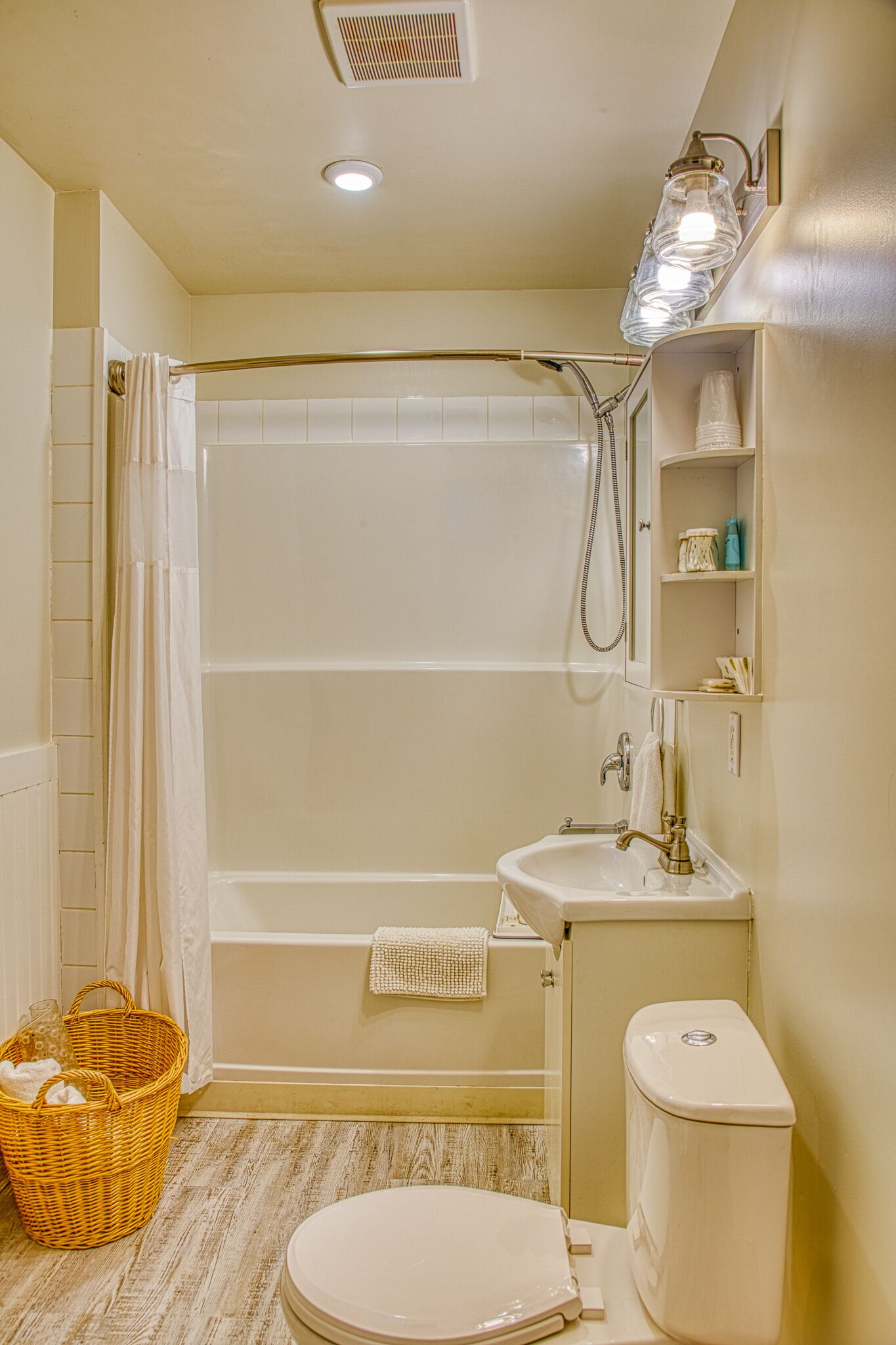 Barefoot Villas Cabin 1 Beaver w/ Hot tub