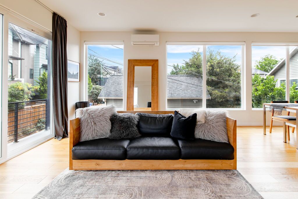 Minimalist 2BR+Office For Family Or Business Stays