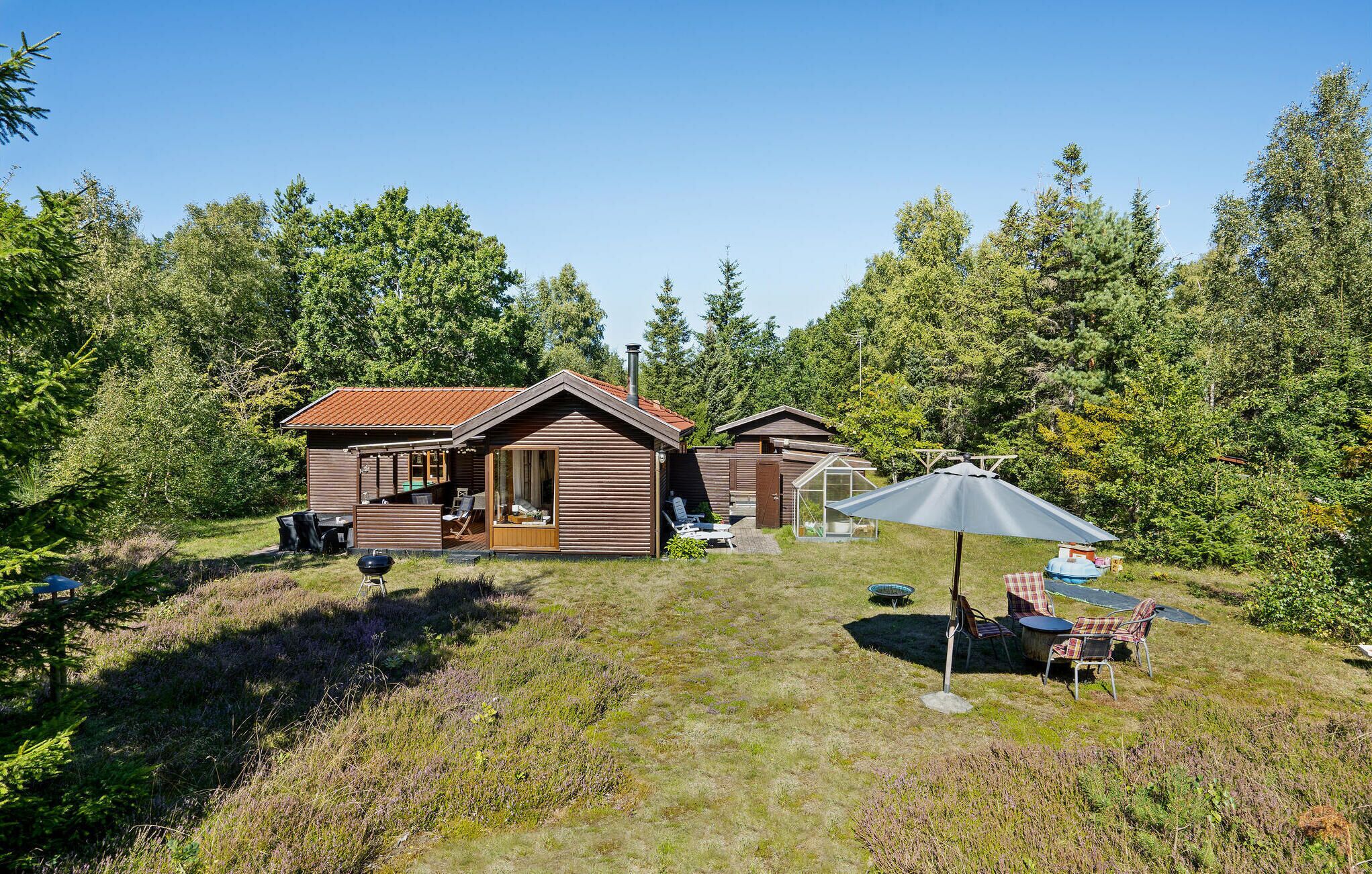 المنطقة المحيطة بالمنشأة