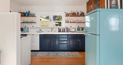 Updated Mountain Home Clawfoot Tub Near Waterfalls