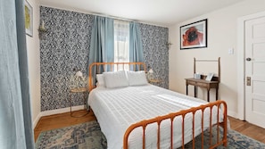 1 dormitorio, tabla de planchar con plancha, wifi y ropa de cama