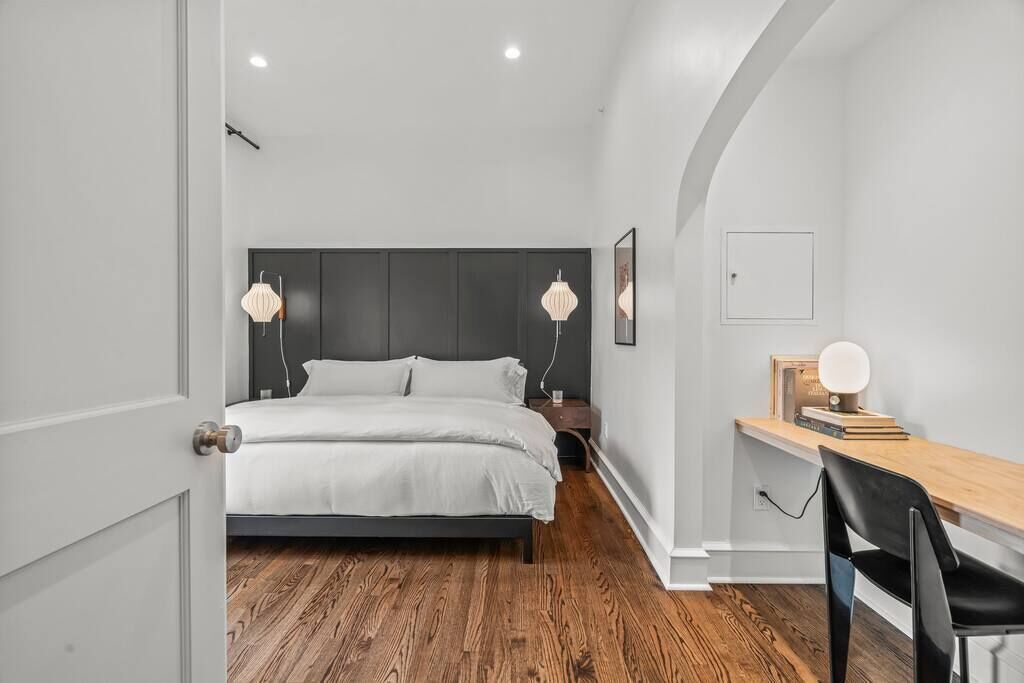 3 slaapkamers, een strijkplank/strijkijzer, reisbedje, wifi