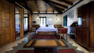 Comfort Studio Suite | In-room safe, individually decorated, individually furnished, desk