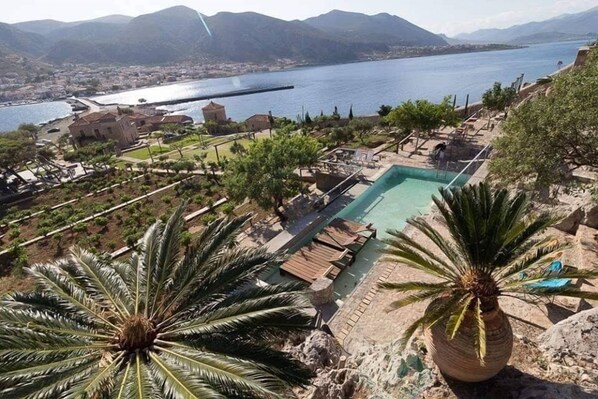 Seasonal outdoor pool - Lazareto Hotel I (Monemvasia)