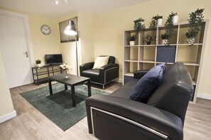 Lounge - Short Stay Bristol - Church Apartment (Bristol)