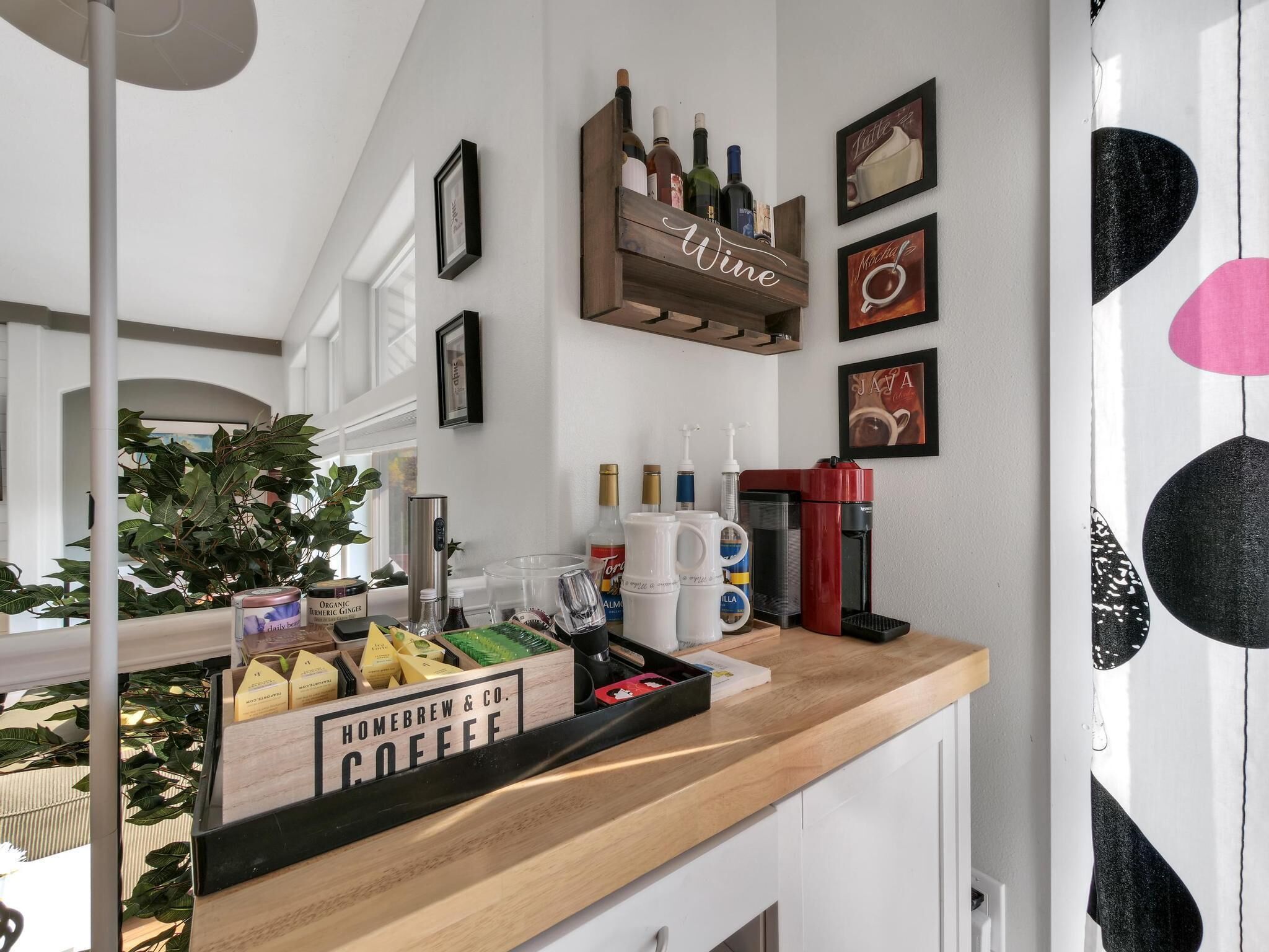 Valley villa with pool, hot tub, sauna & game room