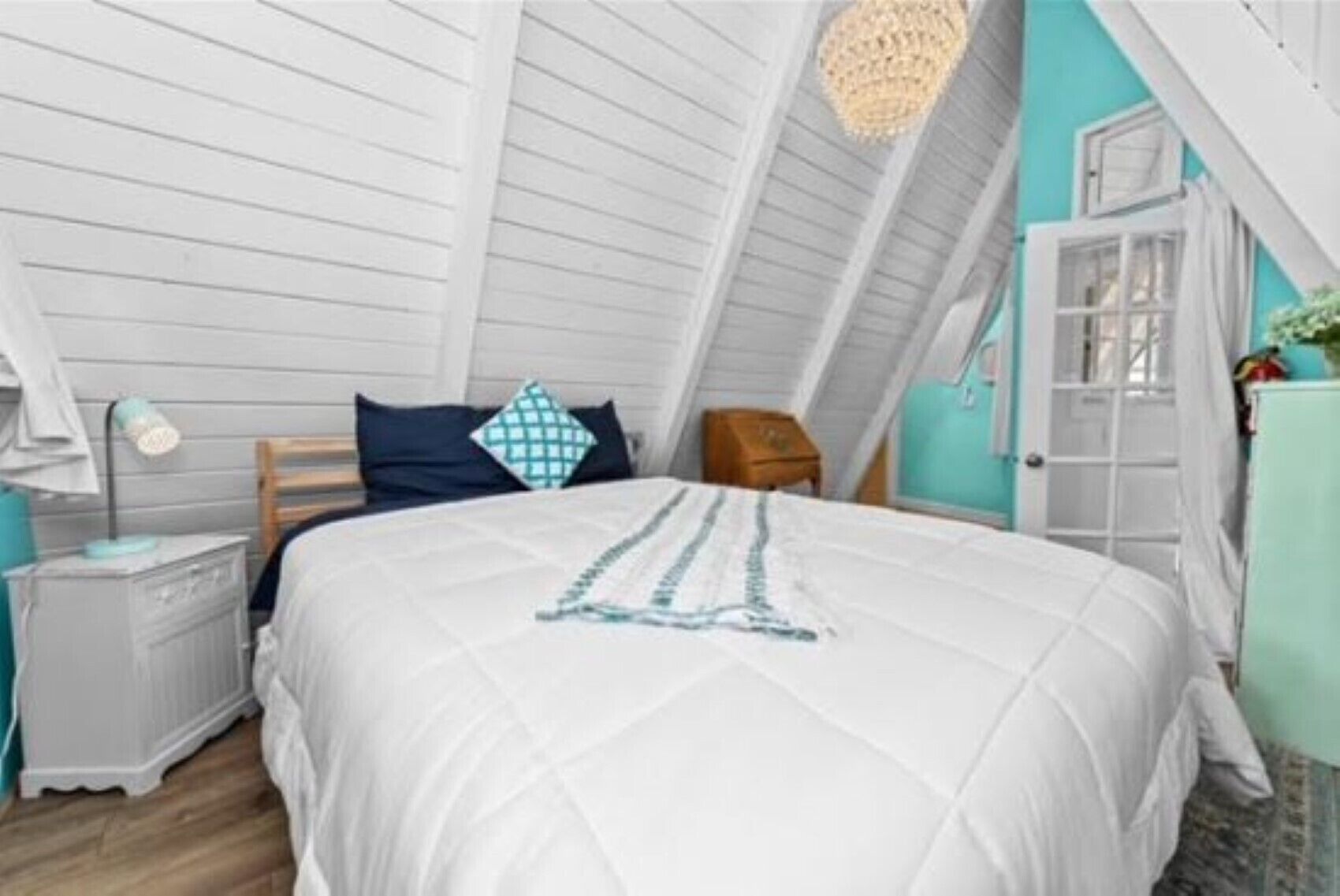 The Sip-Dip and Ski Rental