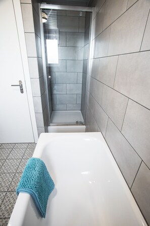 Leilighet, privat bad | Bad