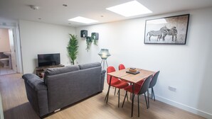 Unclassified image, 4 of 24, button - Short Stay Bristol - Two Mile Hill Apartment (Bristol)