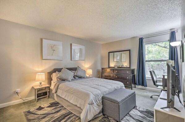 2 bedrooms, desk, iron/ironing board, free WiFi