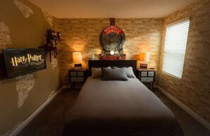 8 habitaciones, tabla de planchar con plancha, wifi y ropa de cama 