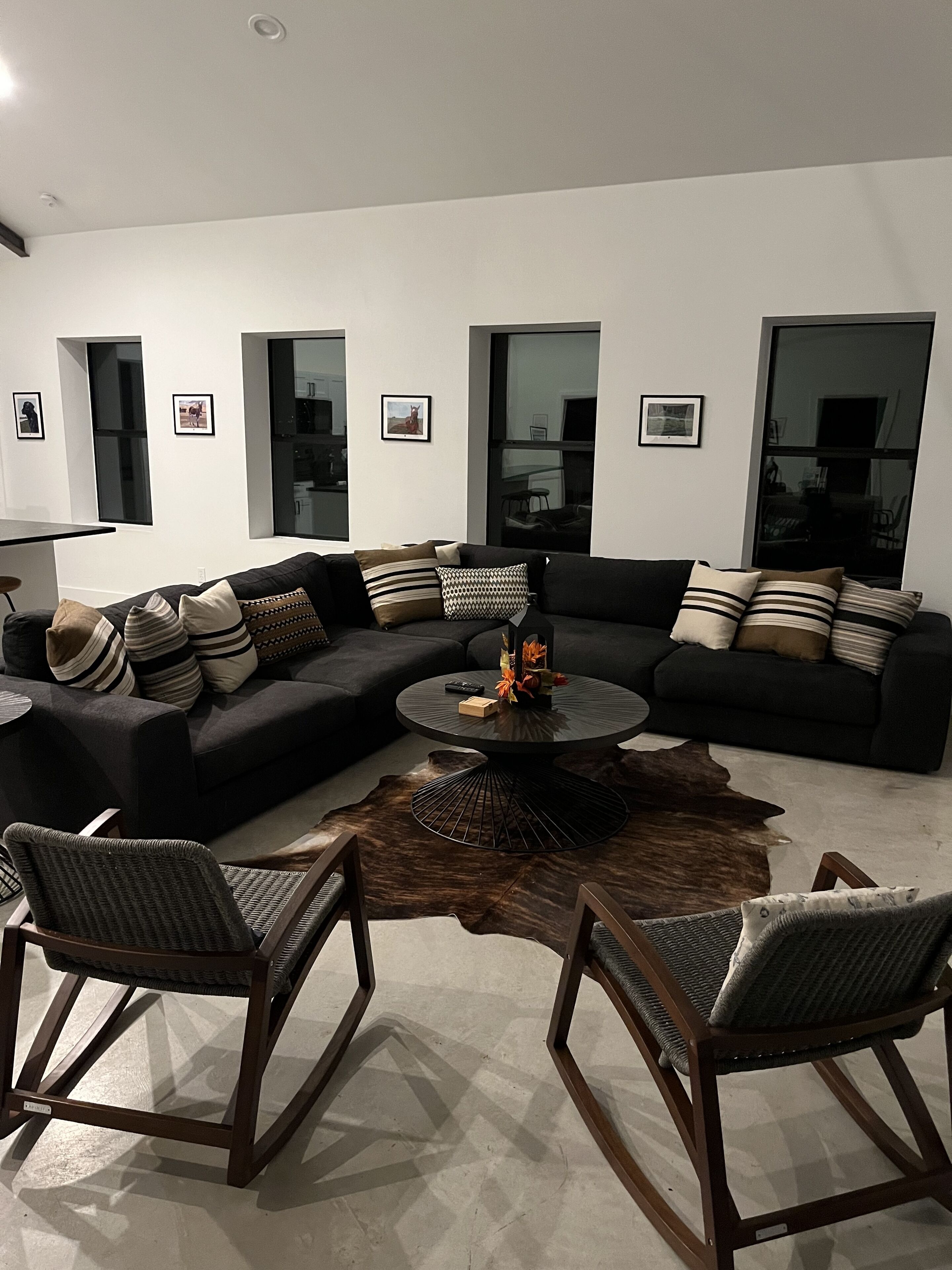 L Star Ranch Modern Barndominium - 15 minutes from Round Top!