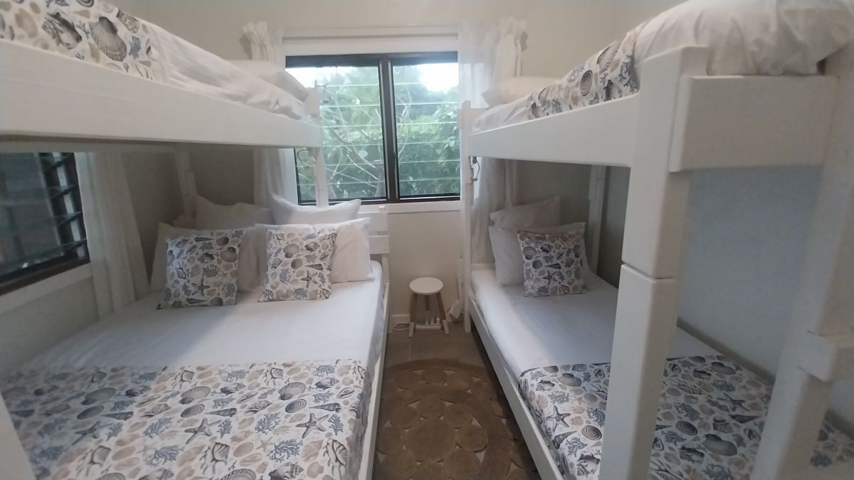 Design House | 2 bedrooms, in-room safe, travel crib, bed sheets