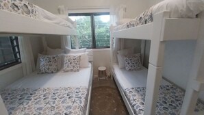 Maison Design | 2 chambres, coffres-forts dans les chambres, lit parapluie