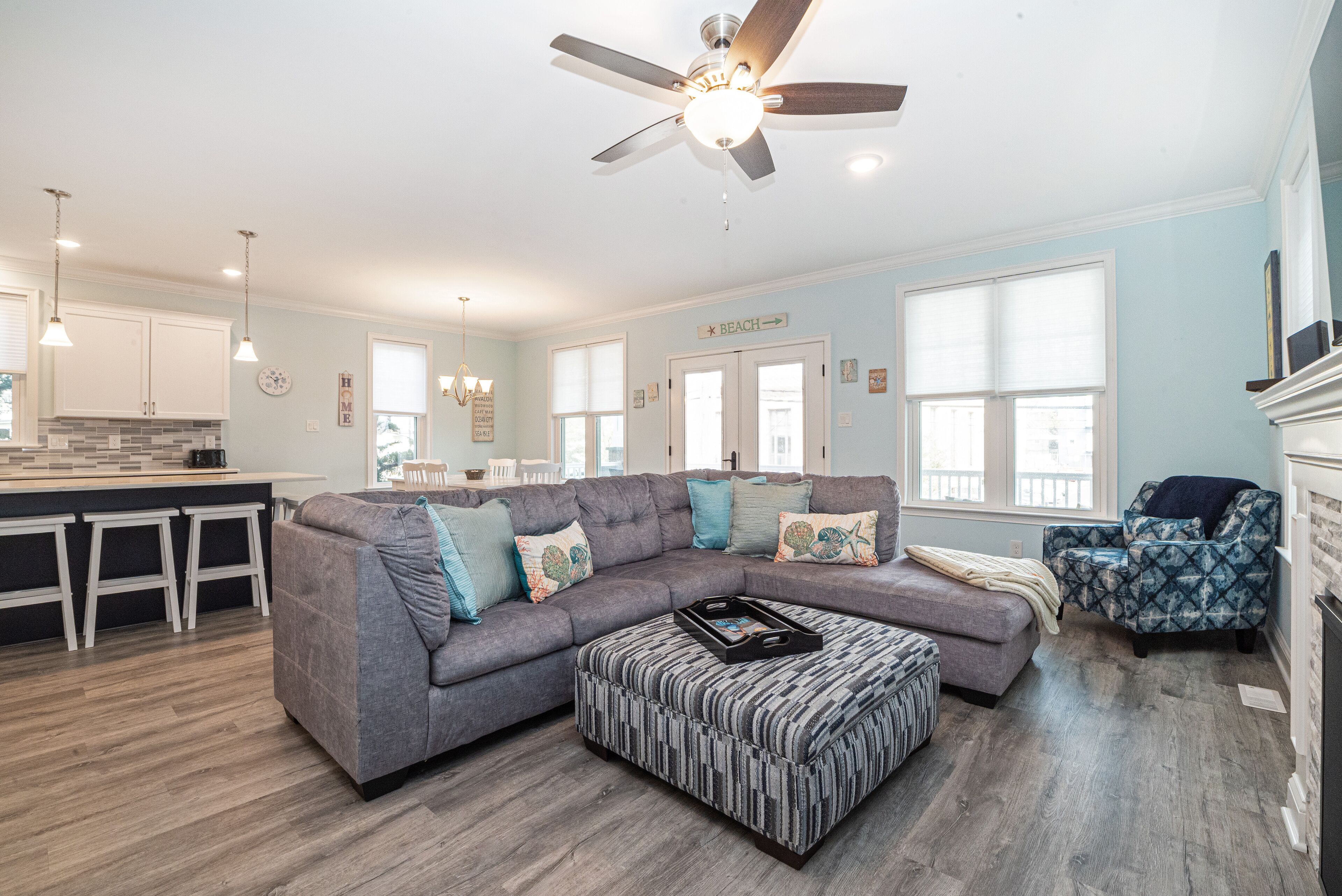 Exquisite NEW Beach Block 3 Bed/2Bath Condo