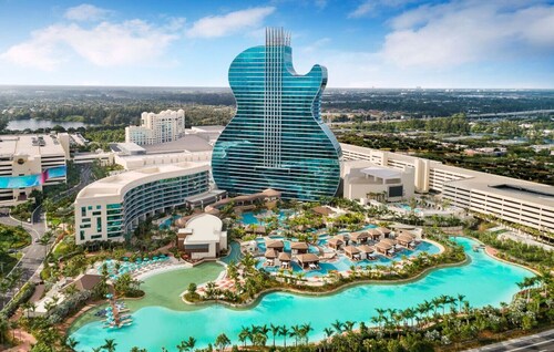 Entire Waterfront Roomy 3/2 Huge Backyard Home Great for Family or Working group