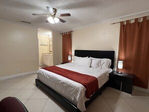 3 bedrooms, desk, soundproofing, iron/ironing board