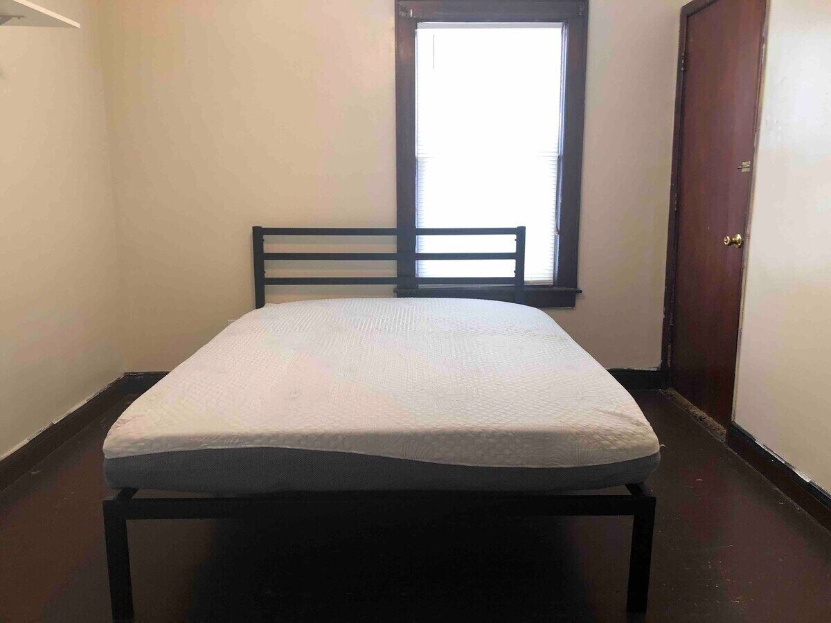 2 bedroom budget - 2 comfortable Queen beds -WiFi