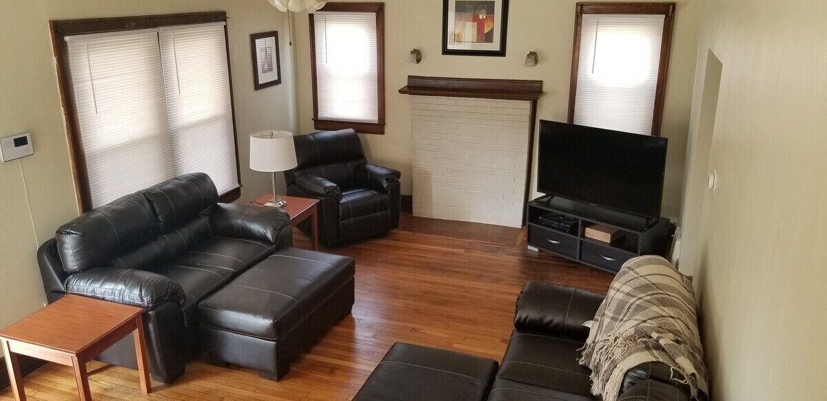 Basics on a Budget, King, 55in smart TV, Wifi,Pets