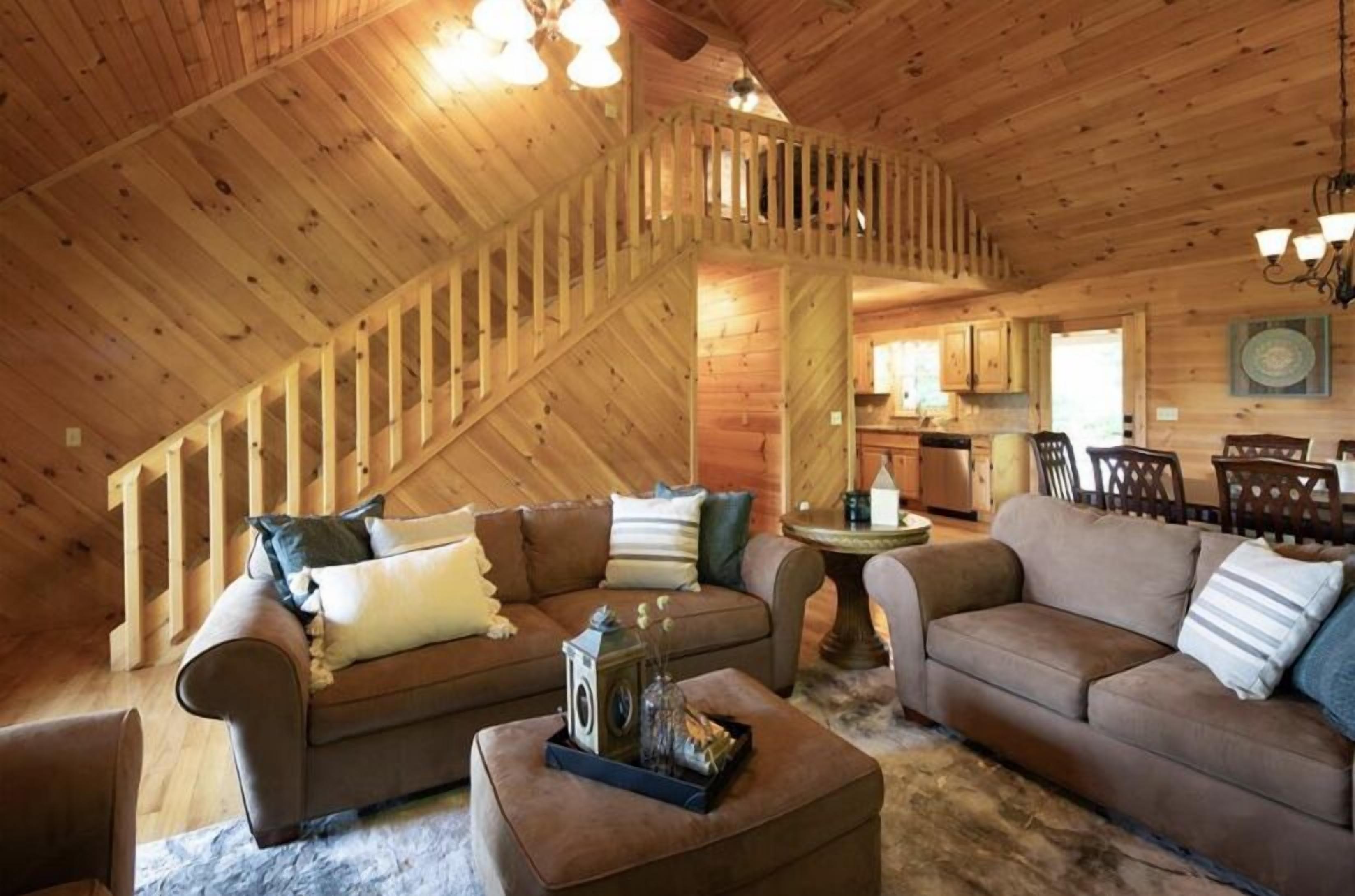 Cabin Home with views of Mountain  ridge line, Toccoa River and Blue Ridge train