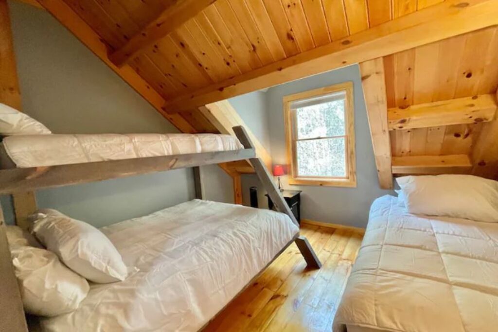 Lakeside Haven - Ice fishing, Snowmobiling, Skiing