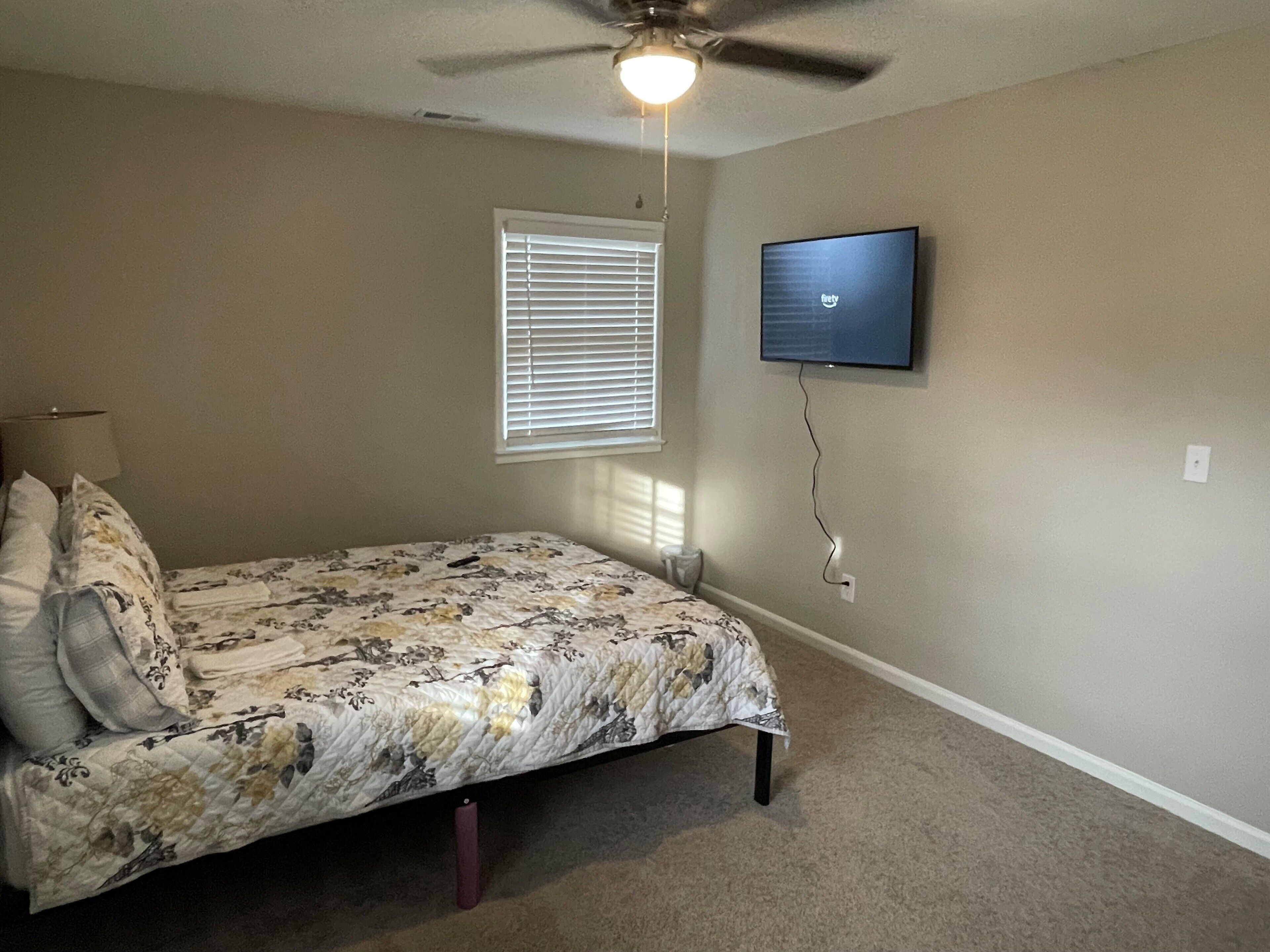 Cozy Home in Central Location, Gboro & High Point!