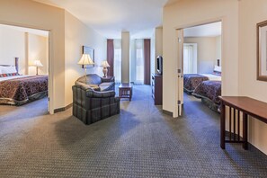 2 عدّة غرف نوم ومكواة/لوح كي وواي فاي مجانًا وملاءات أسرّة