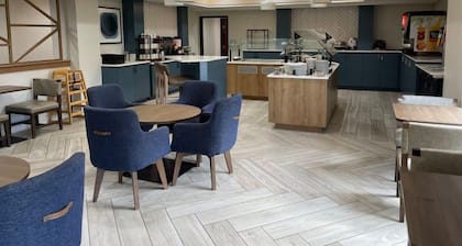 Free Breakfast, Indoor Pool, Hot Tub | King Studio