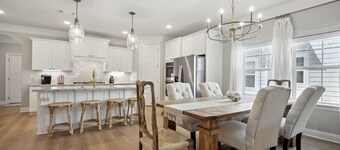 Luxury Home Walk to Beach / Restaurants EV Charger / new construction built 2022