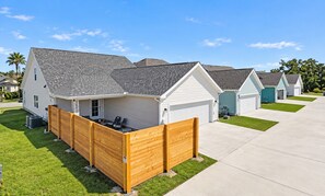 Exterior - Luxury Home Walk to Beach / Restaurants EV Charger / new construction built 2022 (Gulfport)