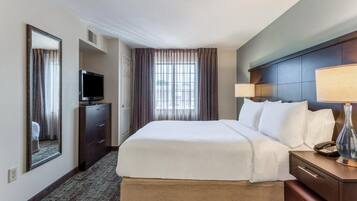 1 bedroom, in-room safe, iron/ironing board, free WiFi