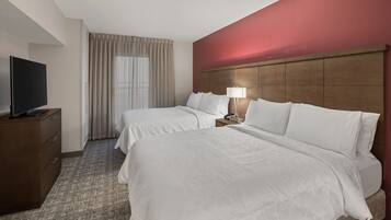 2 bedrooms, in-room safe, iron/ironing board, free WiFi