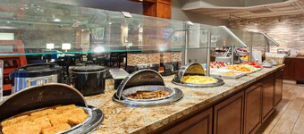Free Breakfast. Outdoor Pool & Hot Tub