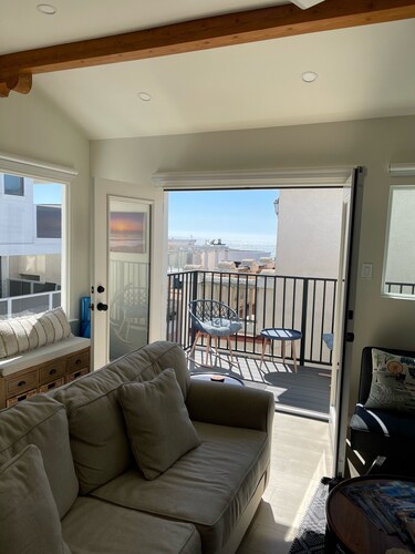 Steps to the beach,Newly remodeled Ocean Views, luxury living at its best!