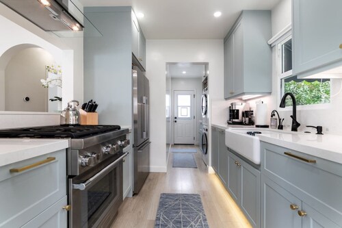 World Cup, Manhattan Beach, 1 Block to the Beach