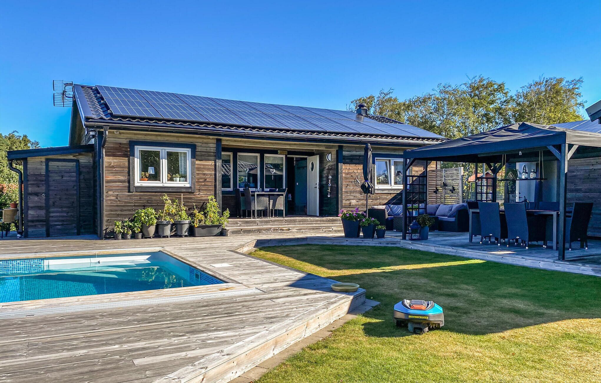 حمّام سباحة خارجي