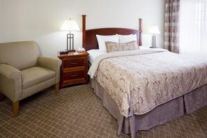 2 bedrooms, in-room safe, iron/ironing board, free WiFi