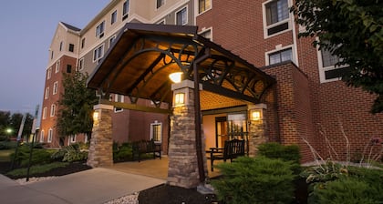 Double-Bed Studio Suite w/ Full Kitchen, Sleeps 4