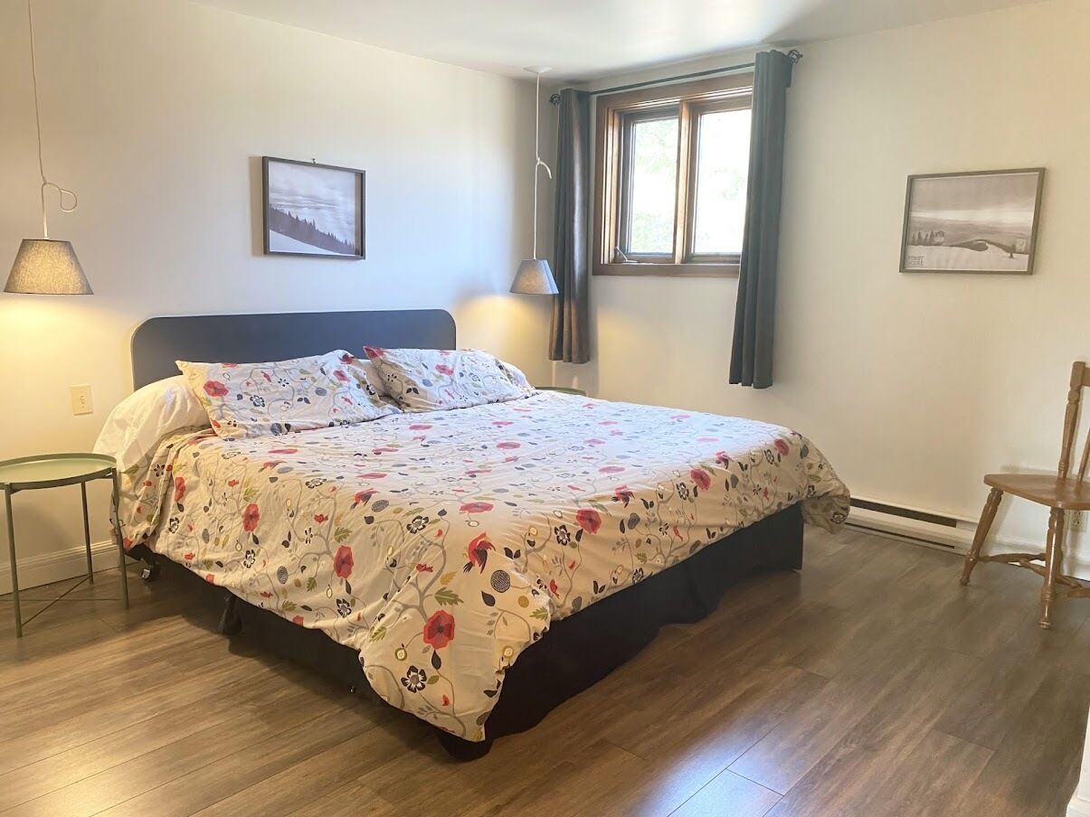 Cozy 3 bedroom condo with AC next to Mont-Sainte-Anne