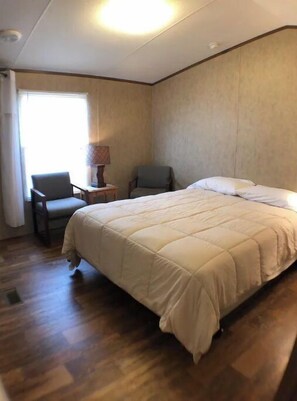4 bedrooms, WiFi, bed sheets