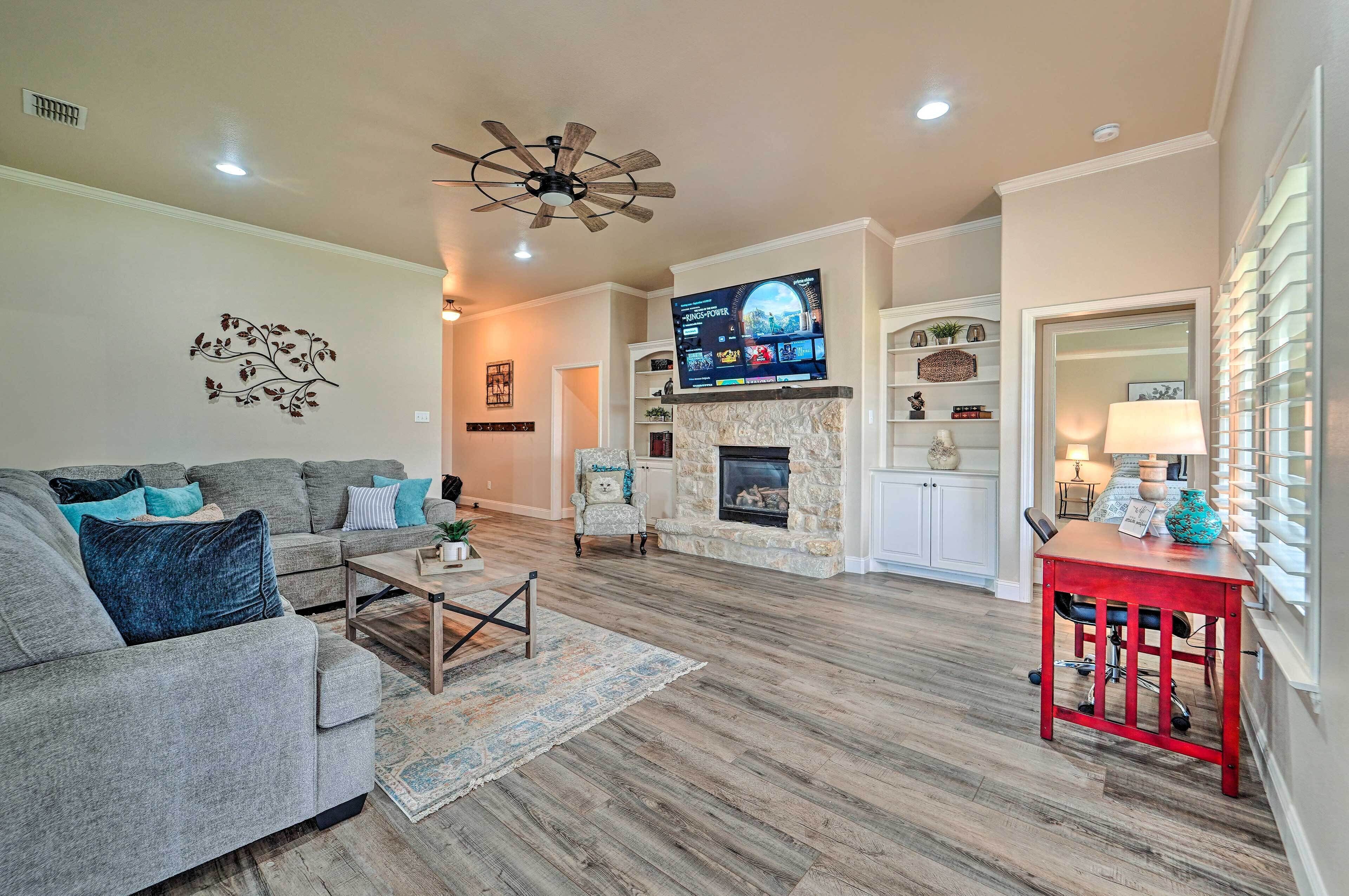 Quaint Lubbock Home ~ 6 Mi to TTU + Downtown!