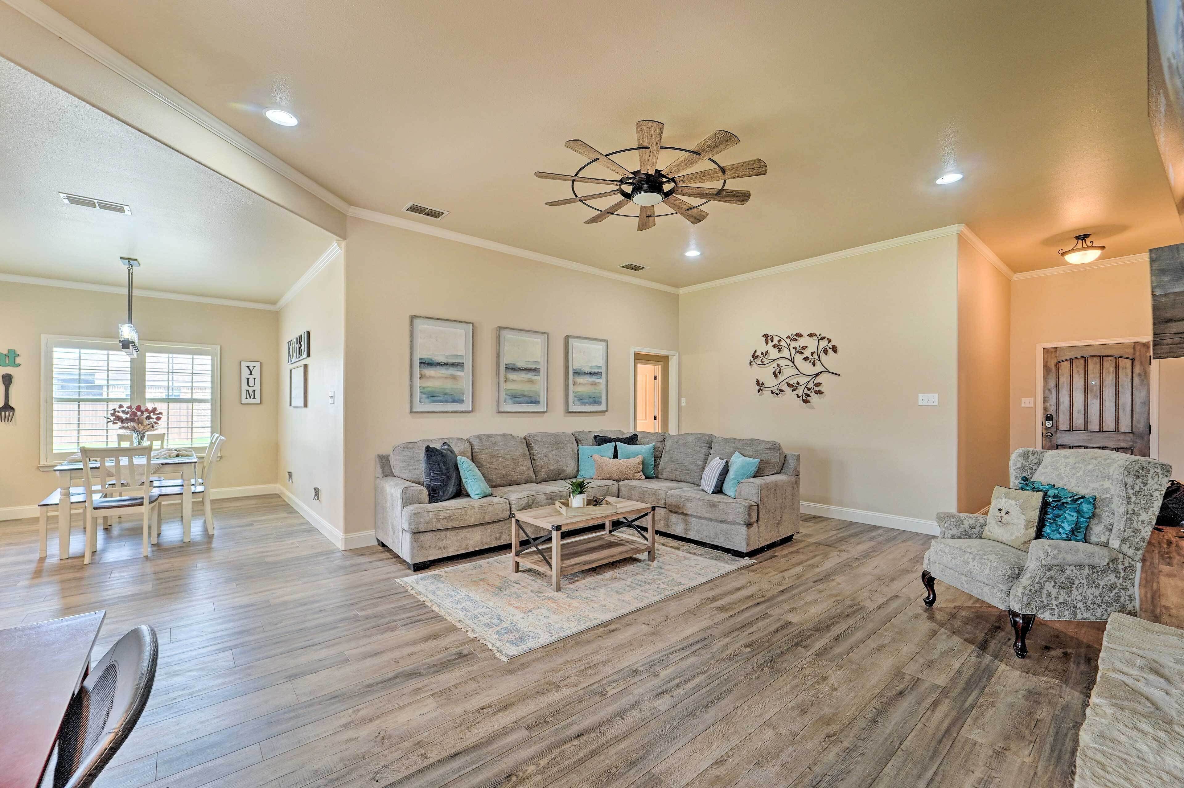 Quaint Lubbock Home ~ 6 Mi to TTU + Downtown!