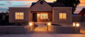 Spring Training, Heated Pool, Big Yard, Grill, Quiet Neighborhood