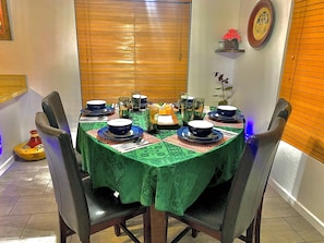 Dining - 🏡EXTRAORDINARY PEACEFUL ESTATE🛏 (El Mirage)