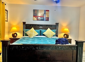 6 bedrooms, desk, travel crib, free WiFi - 🏡EXTRAORDINARY PEACEFUL ESTATE🛏 (El Mirage)