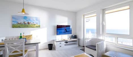 Télévision, lecteur de DVD, chaîne hi-fi