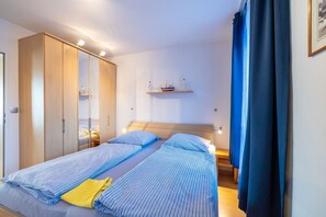 2 slaapkamers, een bureau, wifi, beddengoed