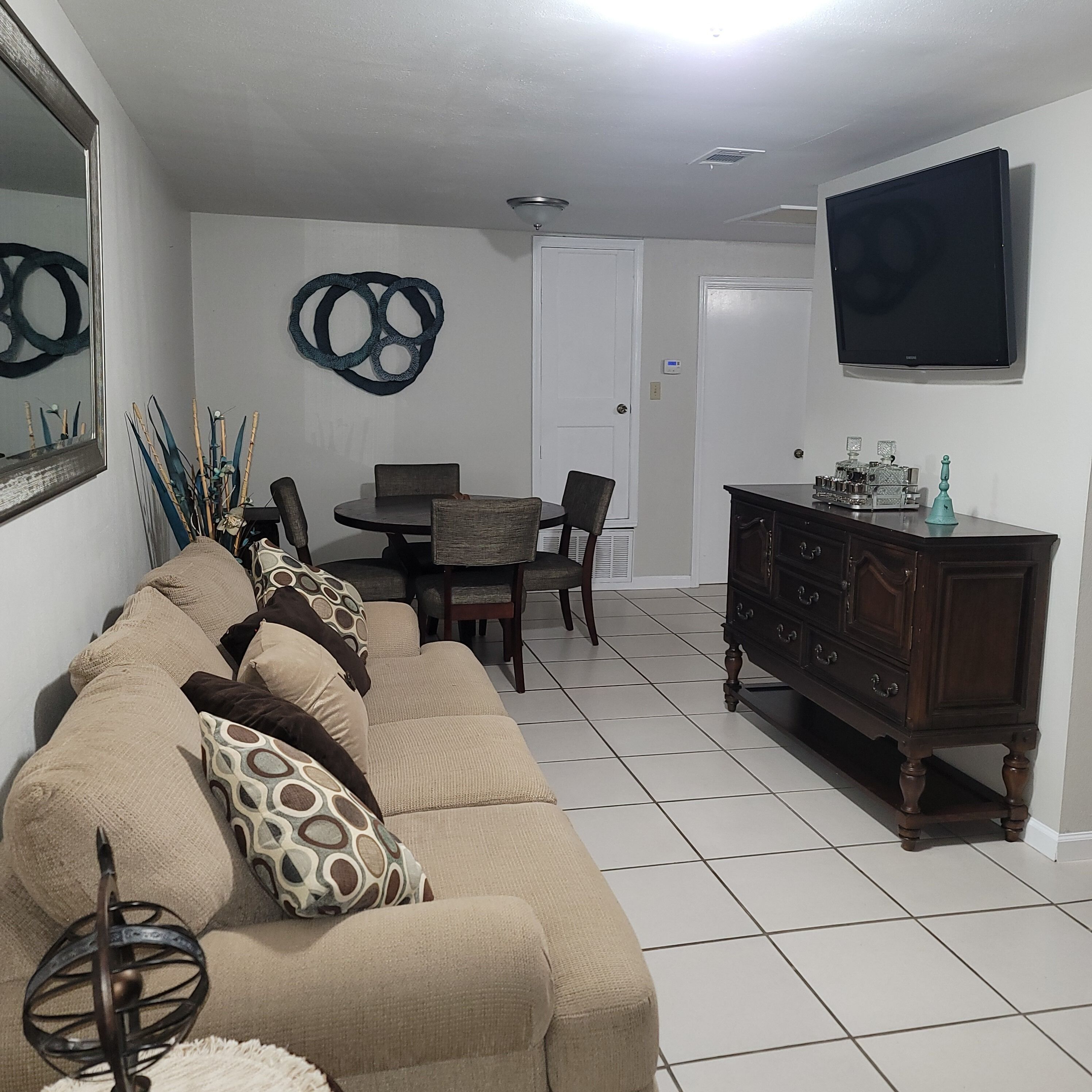 Cozy spacious relaxing getaway,