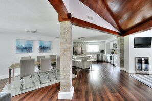 Private kitchen - Shanti Nivas 'Peaceful Abode' Sarasota Calling (Sarasota)