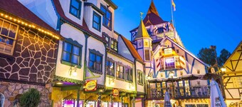 Oktoberfest + Walk to Downtown Helen + Hot Tub